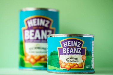 Londra İngiltere, 25 Nisan 2025, Richmond Domates soslu Heinz Fırınlanmış Fasulye Konservesi
