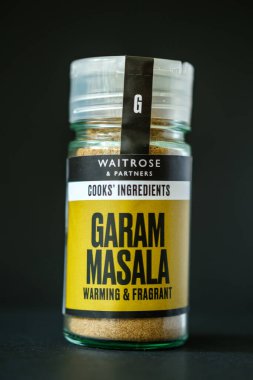 Londra İngiltere, 27 Nisan 2025, Jar Waitrose Baharat ve Kokulu Hint Tarzı Garam Masala