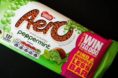 Londra İngiltere, 29 Nisan 2025, Nestle Aero Naneli Çikolata