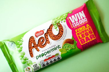 Londra İngiltere, 29 Nisan 2025, Nestle Aero Naneli Çikolata