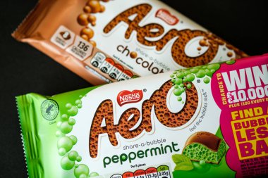 Londra İngiltere, 29 Nisan 2025, Nestle Aero Milk Çikolata ve Sütlü Çikolata