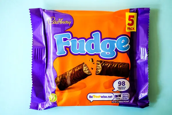 Londra İngiltere, 29 Nisan 2025, Cadburys Çikolatalı Çoklu Çikolata Çubuğu