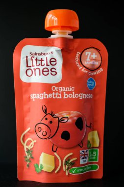 Londra İngiltere, 30 Nisan 2025, Sainsbury Küçükler Organik Spagetti Bebek maması