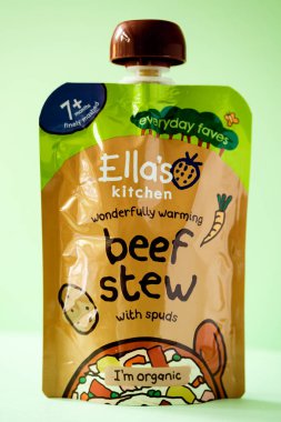 Londra İngiltere, 1 Mayıs 2025, Ella 'nın Mutfak Biftek Güveç Kesesi Patatesli Bebek Yemeği