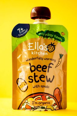 Londra İngiltere, 1 Mayıs 2025, Ella 'nın Mutfak Biftek Güveç Kesesi Patatesli Bebek Yemeği