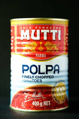 Londra İngiltere, Mayıs 03 2025, Mutti Polpa Konservesi İyi Doğranmış Domatesler Pişirme İçi