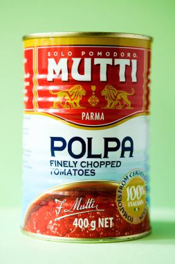 Londra İngiltere, Mayıs 03 2025, Mutti Polpa Konservesi İyi Doğranmış Domatesler Pişirme İçi