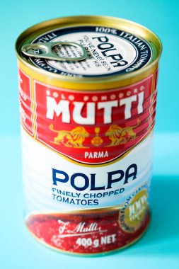 Londra İngiltere, Mayıs 03 2025, Mutti Polpa Konservesi İyi Doğranmış Domatesler Pişirme İçi