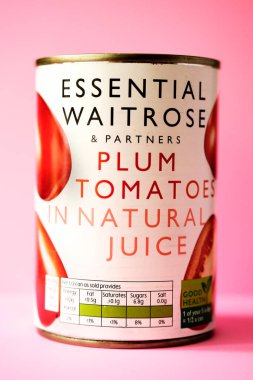 Londra İngiltere, Mayıs 03, 2025, Konserve Waitrose Erikli Domatesler Pişirme İçeriği