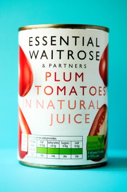 Londra İngiltere, Mayıs 03, 2025, Konserve Waitrose Erikli Domatesler Pişirme İçeriği