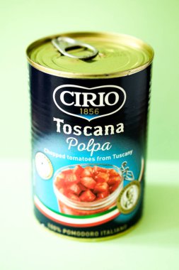 Londra İngiltere, Mayıs 03 2025, Cirio Toscana Polpa 'nın Doğradığı Domatesler İçindekiler