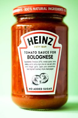 Londra İngiltere, Mayıs 04 2025, Bolonez için cam kavanoz Heinz Domates Sosu