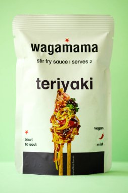 Londra İngiltere, Mayıs 04 2025, Wagamamas Lezzetli Aşçı Paketi Asya usulü Karışık Kızartma Sosu