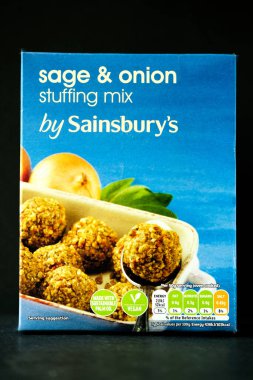 Londra İngiltere, Mayıs 06 2025, Sainsbury 'nin Adaçayı ve Soğan İçi Karışımı