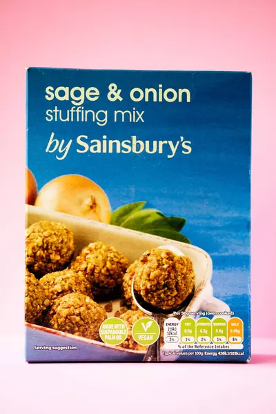 Londra İngiltere, Mayıs 06 2025, Sainsbury 'nin Adaçayı ve Soğan İçi Karışımı