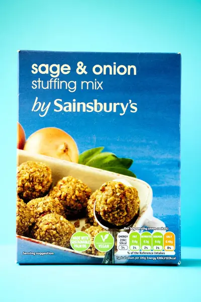 Londra İngiltere, Mayıs 06 2025, Sainsbury 'nin Adaçayı ve Soğan İçi Karışımı