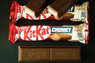 Londra İngiltere, 11 Mayıs 2025, Nestle Milk Chocolate Chunky KitKat Çikolata