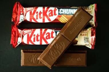 Londra İngiltere, 11 Mayıs 2025, Nestle Milk Chocolate Chunky KitKat Çikolata