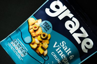 Londra İngiltere, 12 Mayıs 2025, Graze Tuzu ve Sirkeli Kurabiye Paketi