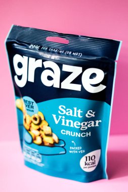 Londra İngiltere, 12 Mayıs 2025, Graze Tuzu ve Sirkeli Kurabiye Paketi