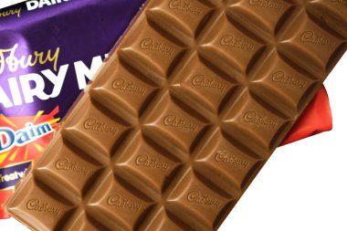 Londra İngiltere, 16 Mayıs 2025, Cadbury Sütlü Daim Çikolata