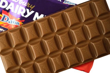 Londra İngiltere, 16 Mayıs 2025, Cadbury Sütlü Daim Çikolata