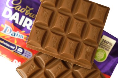 Londra İngiltere, 16 Mayıs 2025, Cadbury Sütlü Daim Çikolata