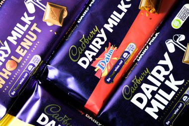 Londra, 18 Mayıs 2025, İngiliz Favori Cadbury Süt Çikolataları Seçimi