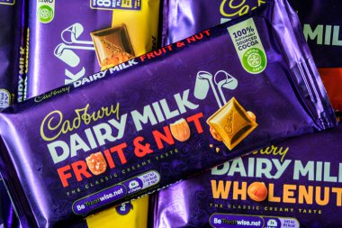 Londra, 18 Mayıs 2025, İngiliz Favori Cadbury Süt Çikolataları Seçimi