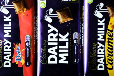 Londra, 18 Mayıs 2025, İngiliz Favori Cadbury Süt Çikolataları Seçimi