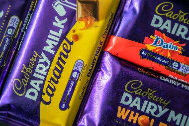 Londra, 18 Mayıs 2025, İngiliz Favori Cadbury Süt Çikolataları Seçimi