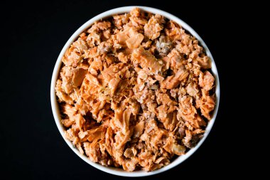 Londra İngiltere, 19 Mayıs 2025, Omega 3 ve Protein Konserve Alaska Red Somon Lisesi