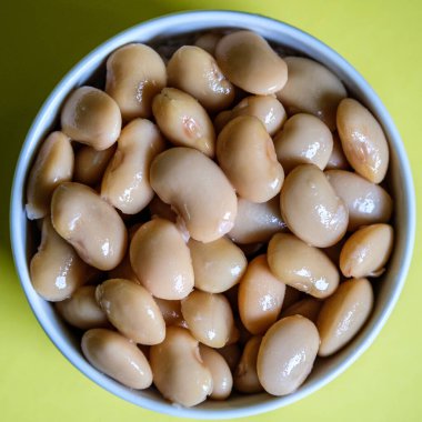 Londra İngiltere, 22 Mayıs 2025, Bir kase Tereyağlı Fasulye Sağlıklı Sebzeler Pişirme İçi