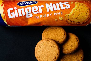 Londra İngiltere, 29 Mayıs 2025, Geleneksel McVities Paketi Baharatlı Zencefilli Cevizli Bisküvi
