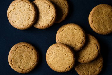 Londra İngiltere, 29 Mayıs 2025, Geleneksel Sıcak Baharatlı Popüler Zencefilli Kurabiye Grubu