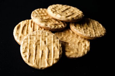 London UK, 29 Mayıs 2025, A Pile or Group of Geleneksel Altın Karamelli Bisküviler