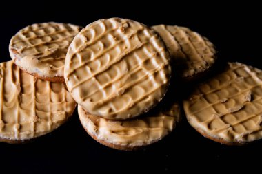 London UK, 29 Mayıs 2025, A Pile or Group of Geleneksel Altın Karamelli Bisküviler