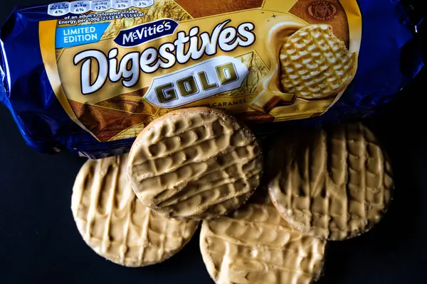 London UK, 29 Mayıs 2025, A Pile or Group of Geleneksel Altın Karamelli Bisküviler