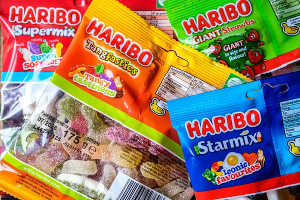 Londra Birleşik Devletleri, 29 Mayıs 2025, Popüler Haribo Şeker Paketleri Seçimi