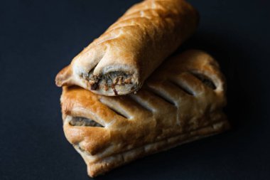 Londra İngiltere, 30 Mayıs 2025, İngiliz Favori Sosis Ekmeği Yığını 