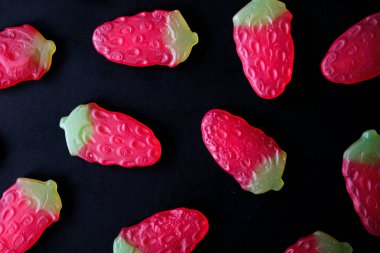 Londra İngiltere, 30 Mayıs 2025, Haribo Dev Çilek Lezzetli Çilek Şekerleri