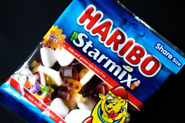 Londra İngiltere, 30 Mayıs 2025, Haribo Yıldız Karışımı Popüler Meyve Lezzetli Şekerler