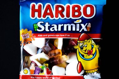 Londra İngiltere, 30 Mayıs 2025, Haribo Yıldız Karışımı Popüler Meyve Lezzetli Şekerler