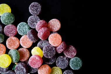 Londra İngiltere, Haziran 01 2025, Renkli Geleneksel Meyve Pasaportları Seçimi