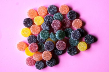 Londra İngiltere, Haziran 01 2025, Renkli Geleneksel Meyve Pasaportları Seçimi