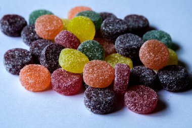 Londra İngiltere, Haziran 01 2025, Renkli Geleneksel Meyve Pasaportları Seçimi