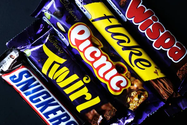 Londra İngiltere, Haziran 01 2025, En Sevilen İngiliz Çikolata Seçimi