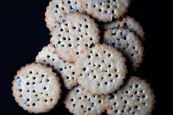 Londra İngiltere, Haziran 02 2025, Geleneksel İngiliz Favori Kıtır Meyveli Bisküviler