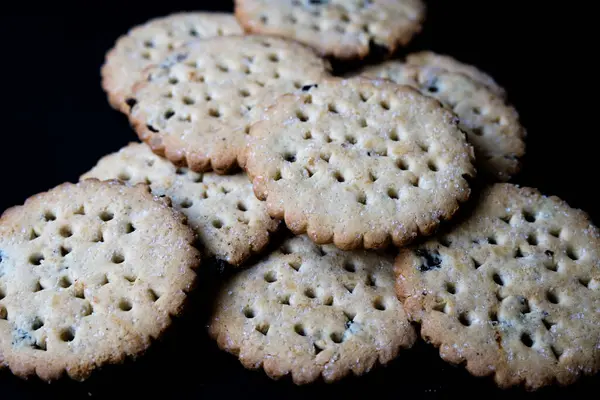 Londra İngiltere, Haziran 02 2025, Geleneksel İngiliz Favori Kıtır Meyveli Bisküviler