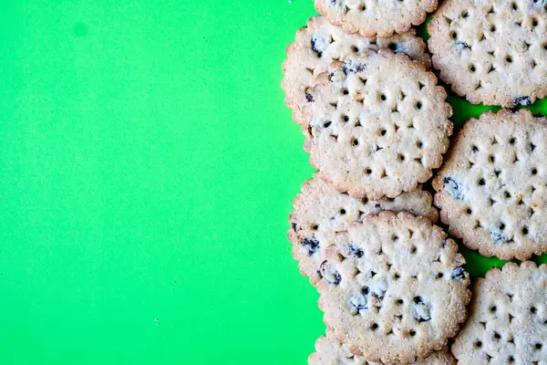 Londra İngiltere, Haziran 02 2025, Geleneksel İngiliz Favori Kıtır Meyveli Bisküviler